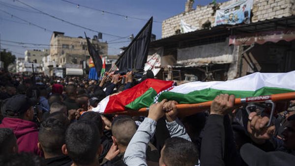 استشهاد 3 فلسطينين وإصابة 11 آخرين برصاص مستوطنين في بلدة قصرة قرب نابلس