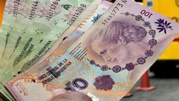 أسعار العملات الأجنبية في مصر مستهل تداولات اليوم الاثنين