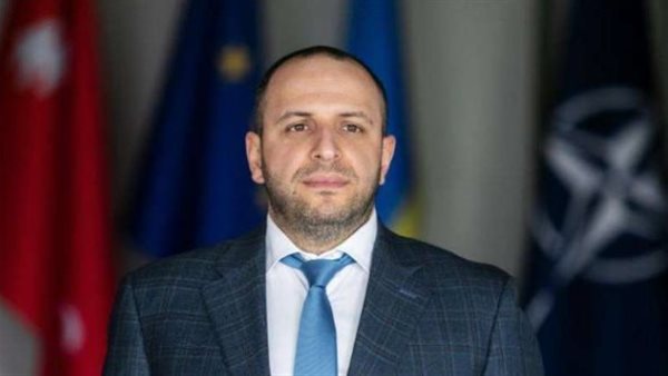 البرلمان الأوكراني يوافق على تعيين رستم أوميروف وزيرا جديدا للدفاع