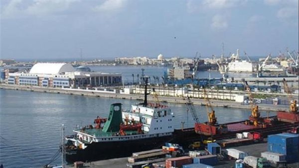 ميناء الإسكندرية يتداول 3935 حاوية مكافئة خلال 48 ساعة
