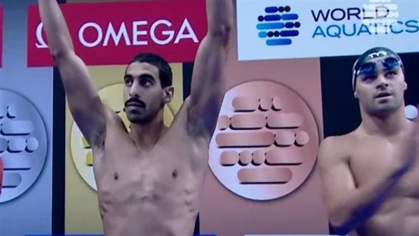 أرسل لي وردة.. عبد الرحمن سامح يهاجم وزير الرياضة بعد تتويجه بفضية بطولة العالم للسباحة