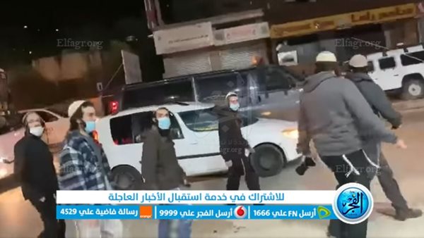 مستوطنون يهاجمون مركبات المواطنين بالحجارة على حاجز زعترة (فلسطين اليوم)