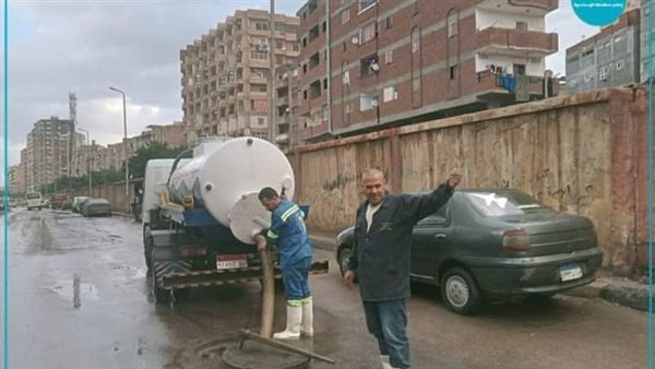 بعد سقوط أمطار.. محافظ الإسكندرية يعلن رفع درجة الاستعداد بالشوارع (صور)