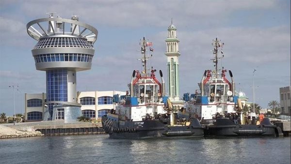 تداول 39 سفينة حاويات وبضائع عامة بميناء دمياط