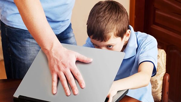 أبرز برامج تحكم الوالدين في محتوى مشاهدات الأطفال عبر الانترنت