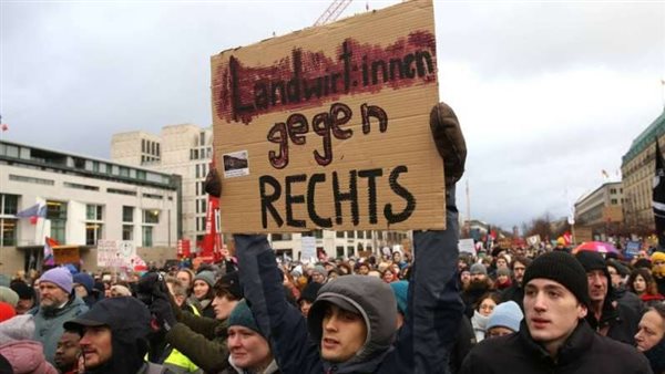 الآلاف يشاركون في مسيرات ضد اليمين المتطرف في ألمانيا