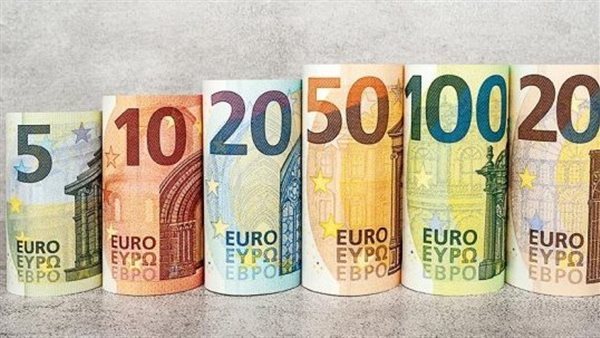 تزامنا مع اقتراب اجتماع المركزي الأوروبي لتحديد الفائدة.. ارتفاع سعر اليورو ببعض البنوك