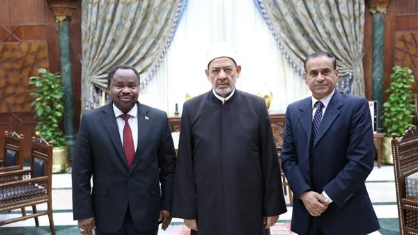 شيخ الأزهر يستقبل سفير بوروندي بالقاهرة لبحث سبل تعزيز الدعم العلمي والدعوي