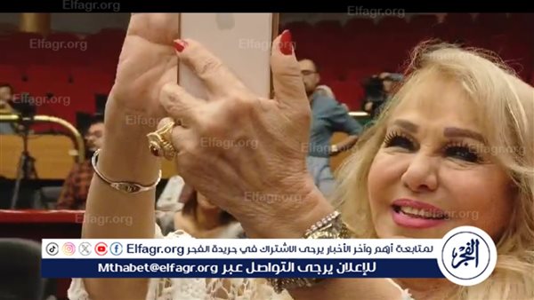 سهير شلبي لزوج ابنتها أثناء تكريمه: استني هصورك حماتك بتحبك